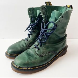 Doc Marten’s green leather made in England boots mens size 8 combat